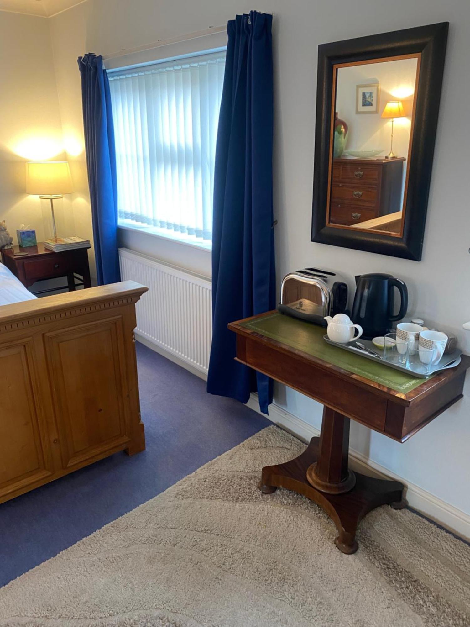 Beautiful Private Room With Kingsize Bed And Large Private En-Suite Peterborough Eksteriør billede